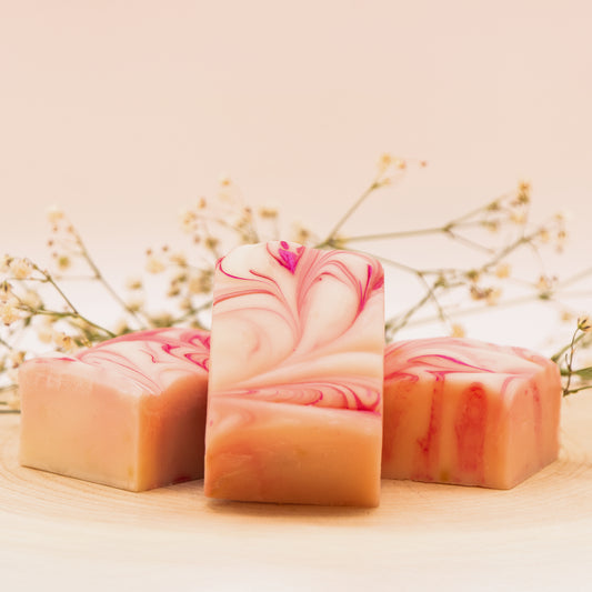 STUTENMILCHSEIFE TINA mit Rosenduft